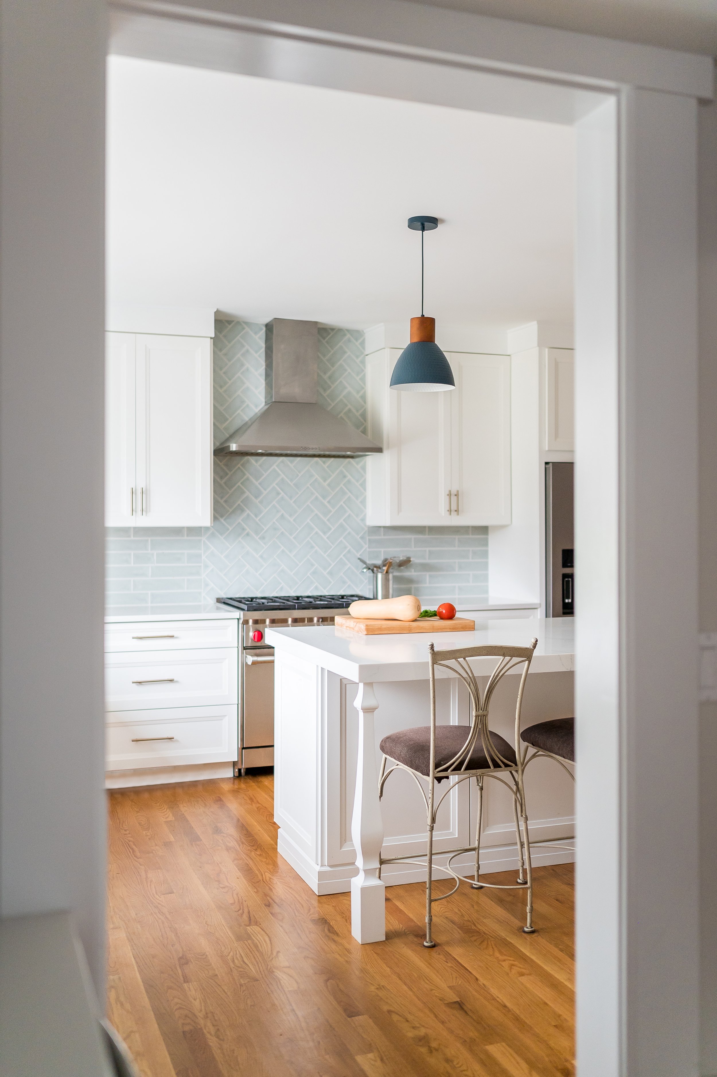 Modern kitchen remodel Summit NJ - island with pendant lighting
